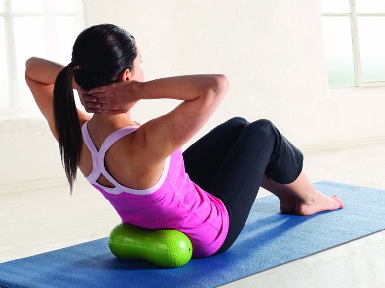 În afara perioadei de exacerbare a osteocondrozei cervicale, se recomandă exerciții terapeutice.